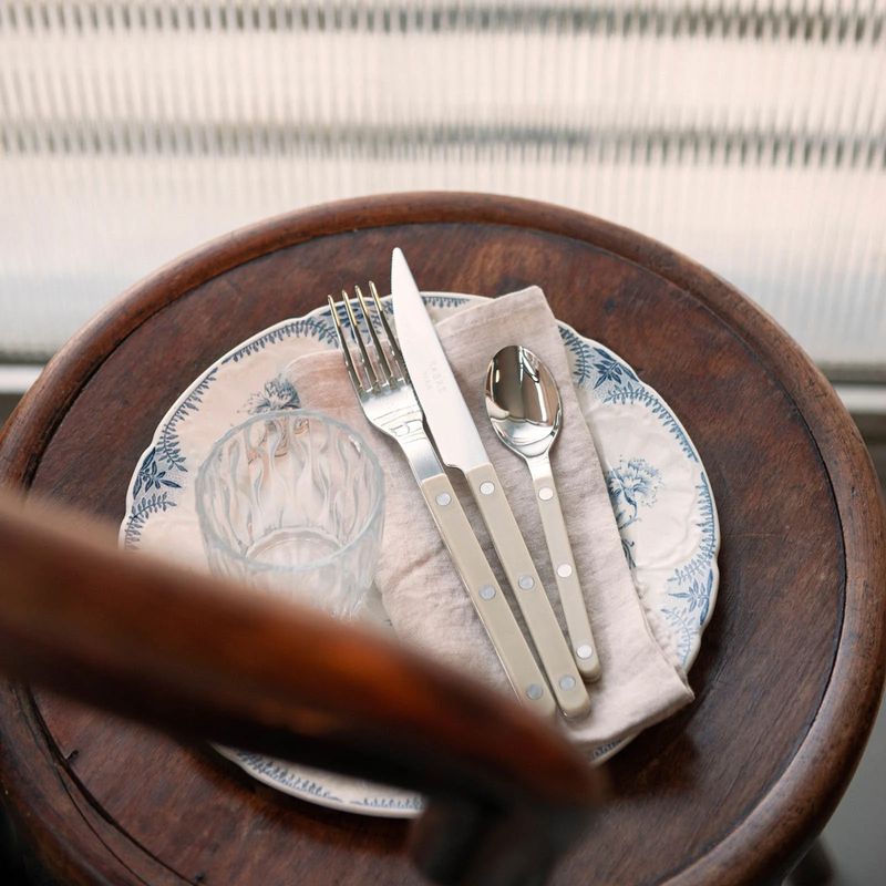 Bistrot 5 Piece Place Setting | Shiny Solid Light Kaki