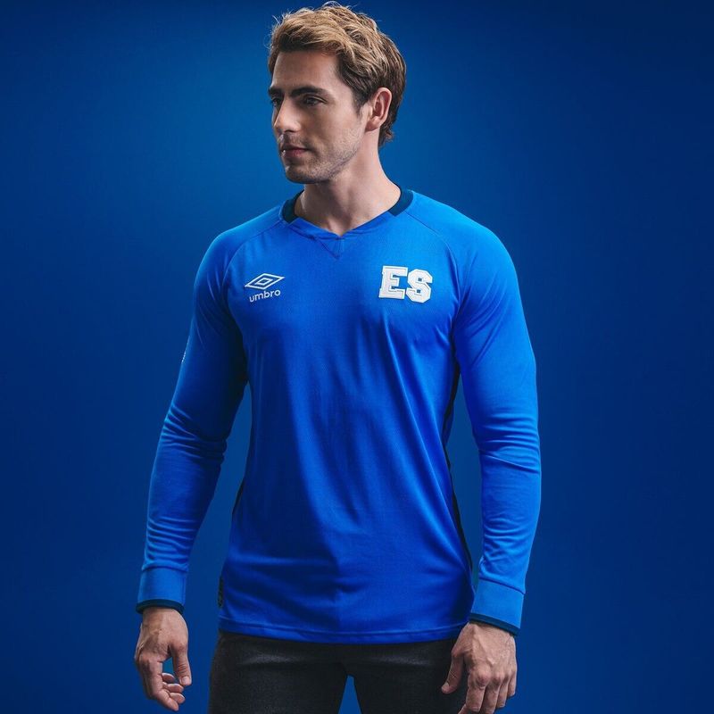 Official Umbro El Salvador Long Sleeve Home Men&#39;s Larga Manga Jersey- 2021/22