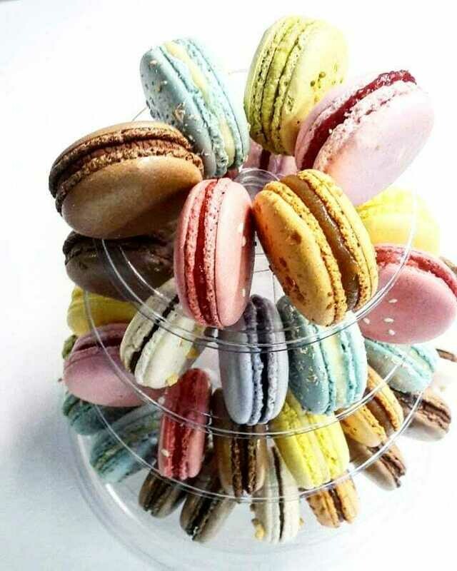 50 macarons pyramid