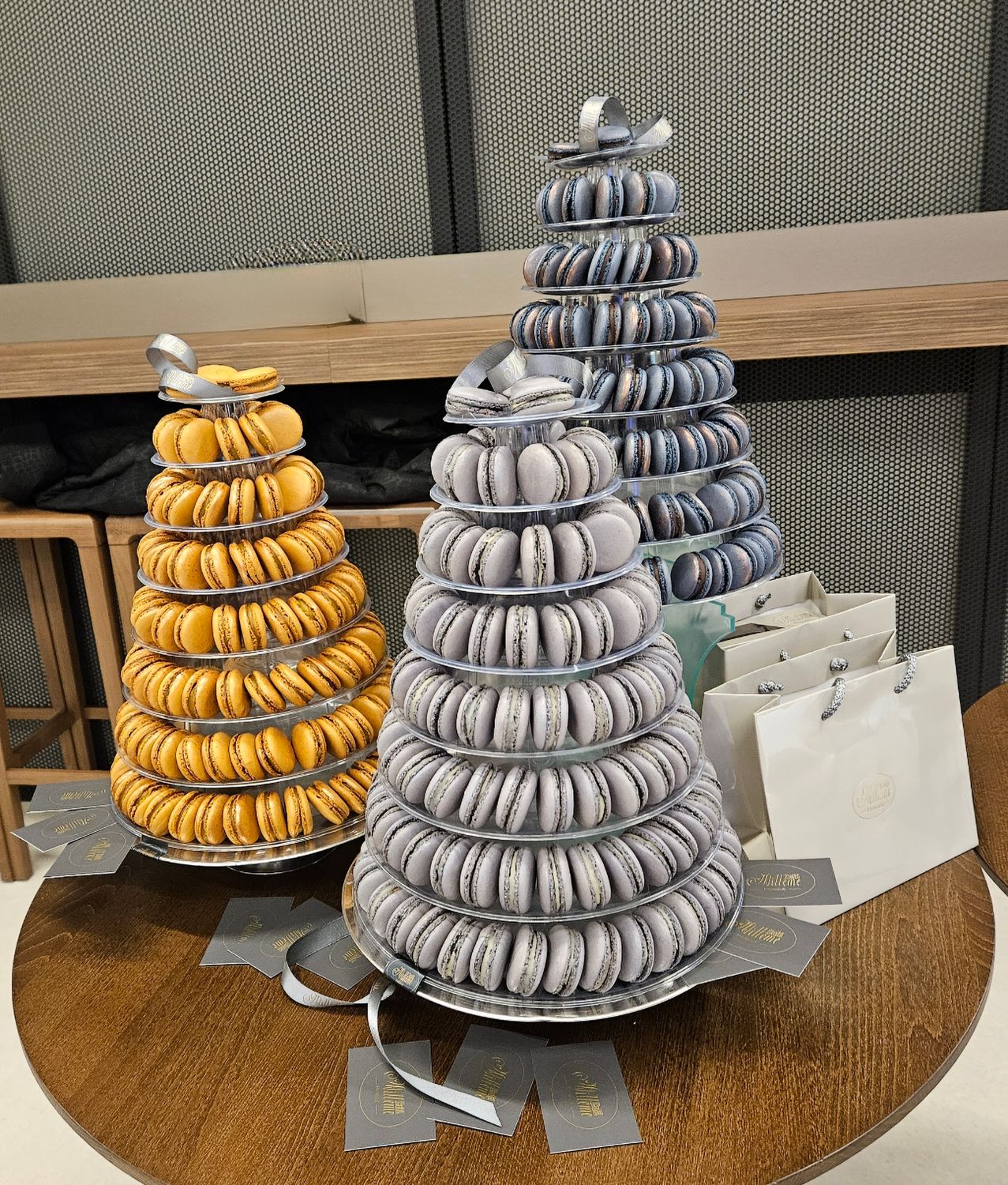 50 macarons pyramid