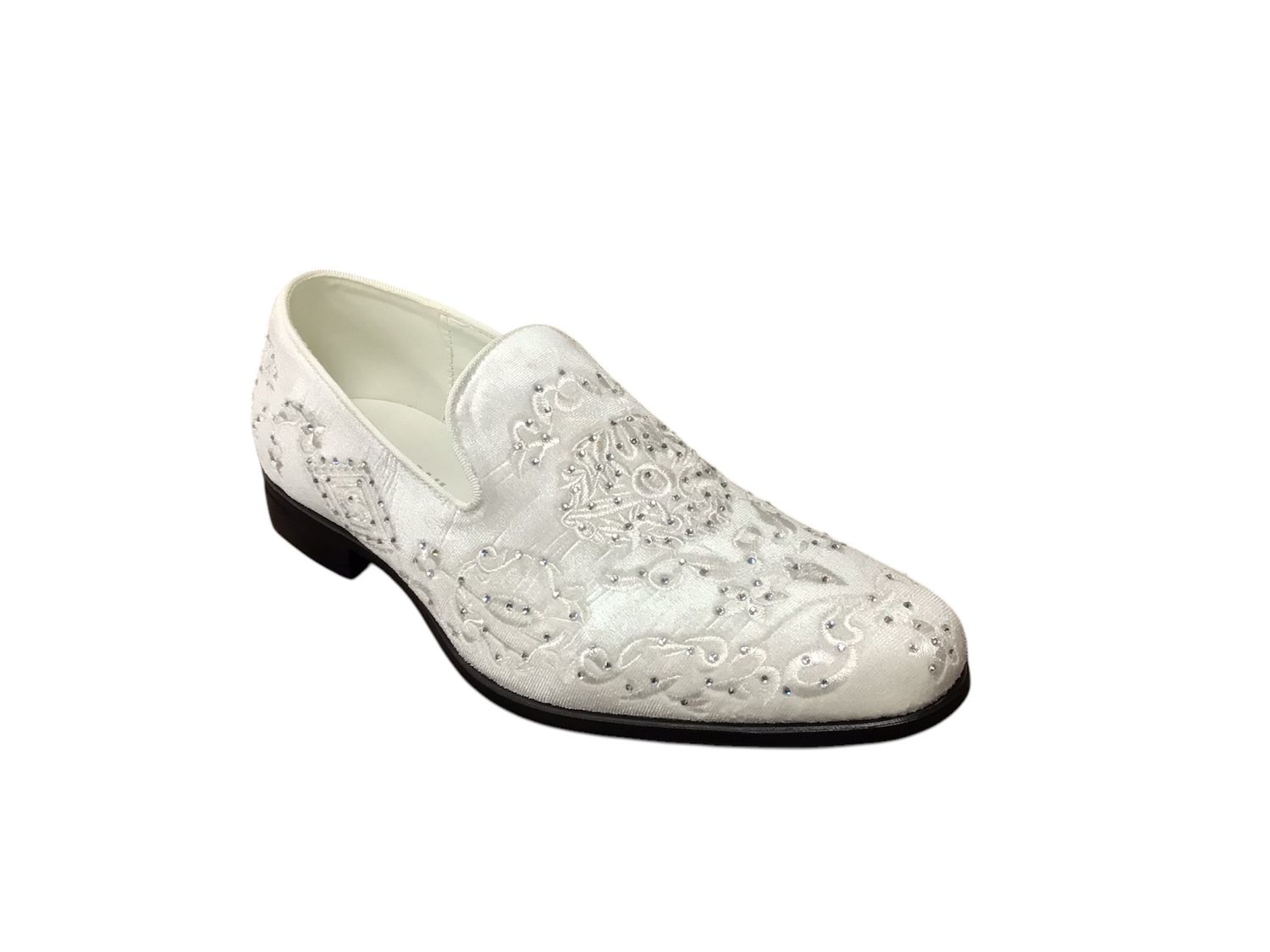  VELVET WITH DESIGN AND STUDS DRESS SHOE