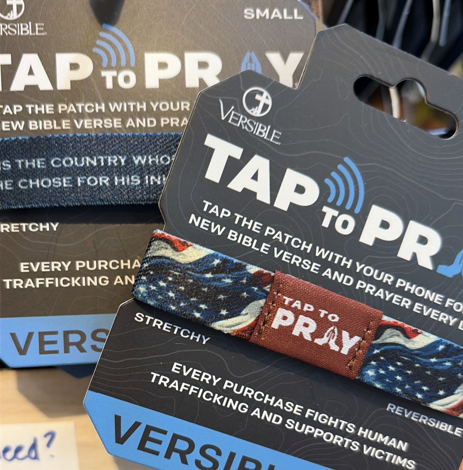 WRISTBAND- PATRIOT- MEDIUM- VERSIBLE, TAP TO PRAY