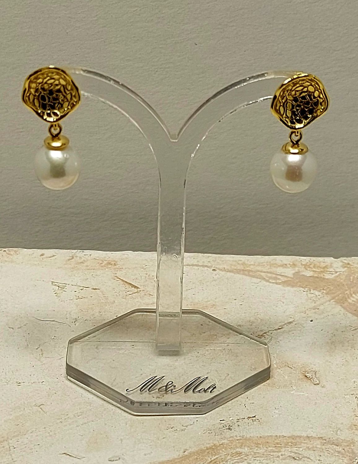 Elegante, Perlenohrringe in moderner Krakelschale