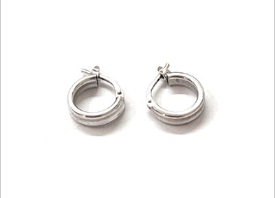 Orecchini 1 cm argento 925 bianchi con chiusura a scattino