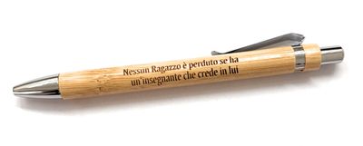 Penna sfera bambù dedica incisa Nessun Ragazzo