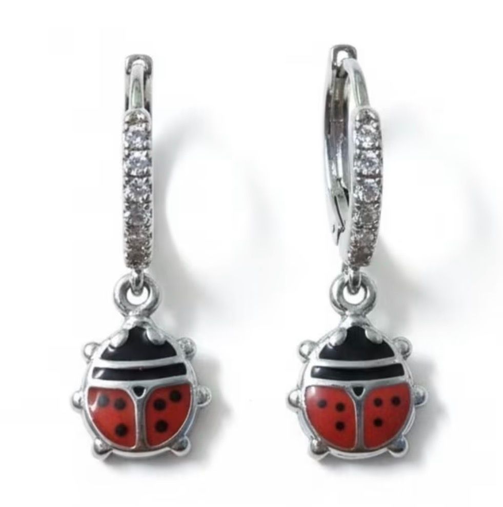 Orecchini cerchio Coccinella ø 15 mm semizirconati acciaio chiusura a scattino