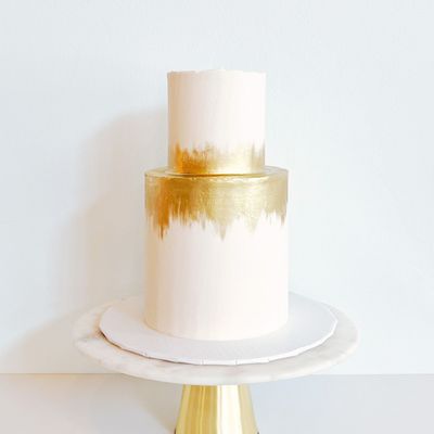 SimplyWed™ Simply Grace (wedding cake/GF available) SimplyWed™ Simply Grace (wedding cake/GF available)
