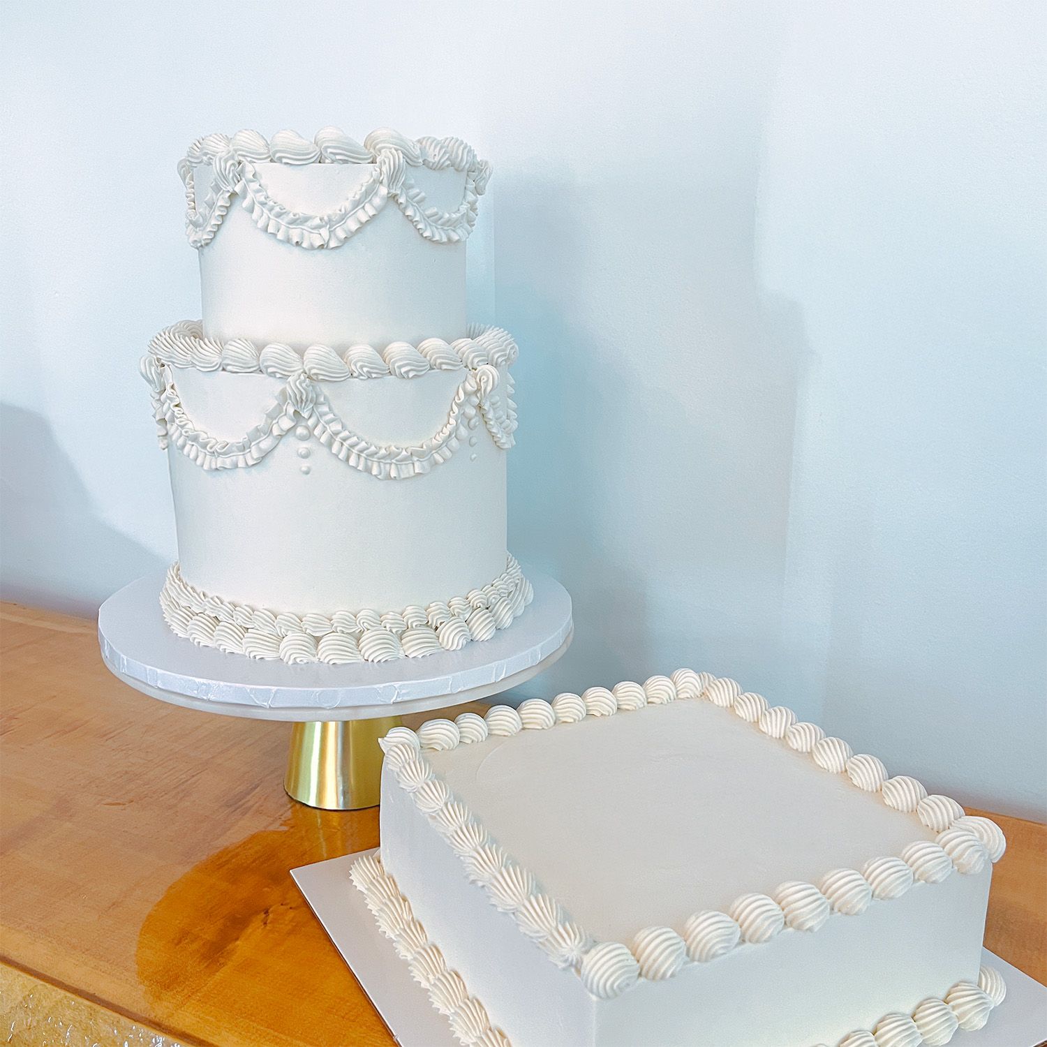 SimplyWed™ Simply Vintage (wedding cake/GF available)