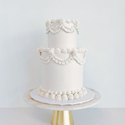 SimplyWed™ Simply Vintage (wedding cake/GF available) SimplyWed™ Simply Vintage (wedding cake/GF available)