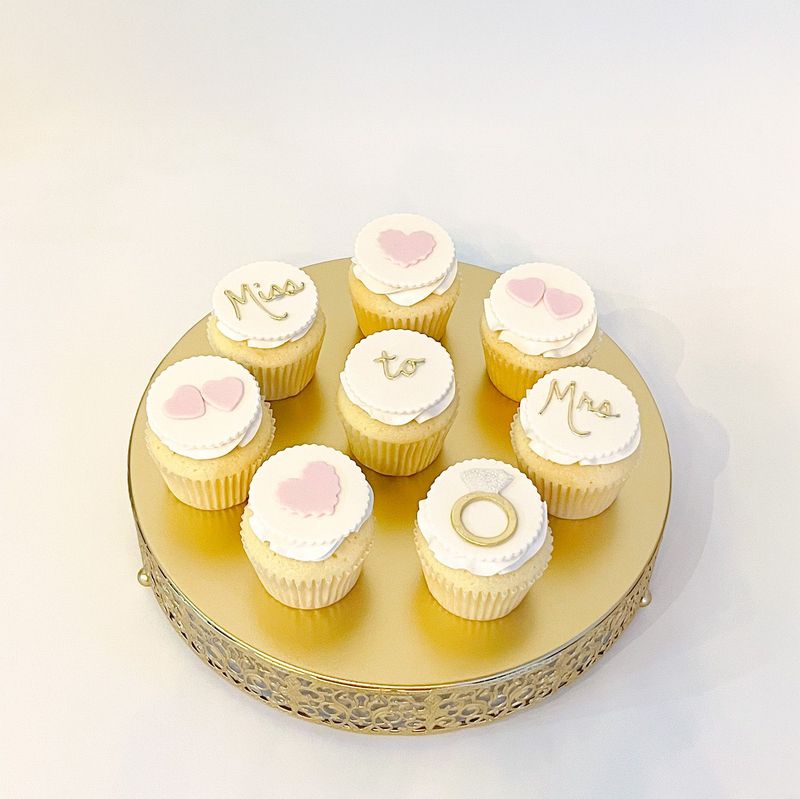 Miss to Mrs (cupcakes)