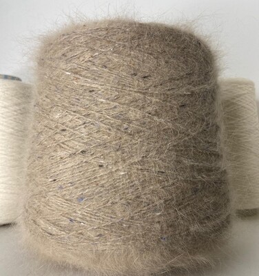 SPIKY Tweed - Rigo 75% ангора, 5% вискоза 20% п/а 450м/100гр col. 594 Бежево-кофейный тауп с намеком на розовинку. Есть мал. бобинки: 92гр. SPIKY Tweed - Rigo 75% ангора, 5% вискоза 20% п/а 450м/100гр col. 594 Бежево-кофейный тауп с намеком на розовинку. Есть мал. бобинки: 92гр.