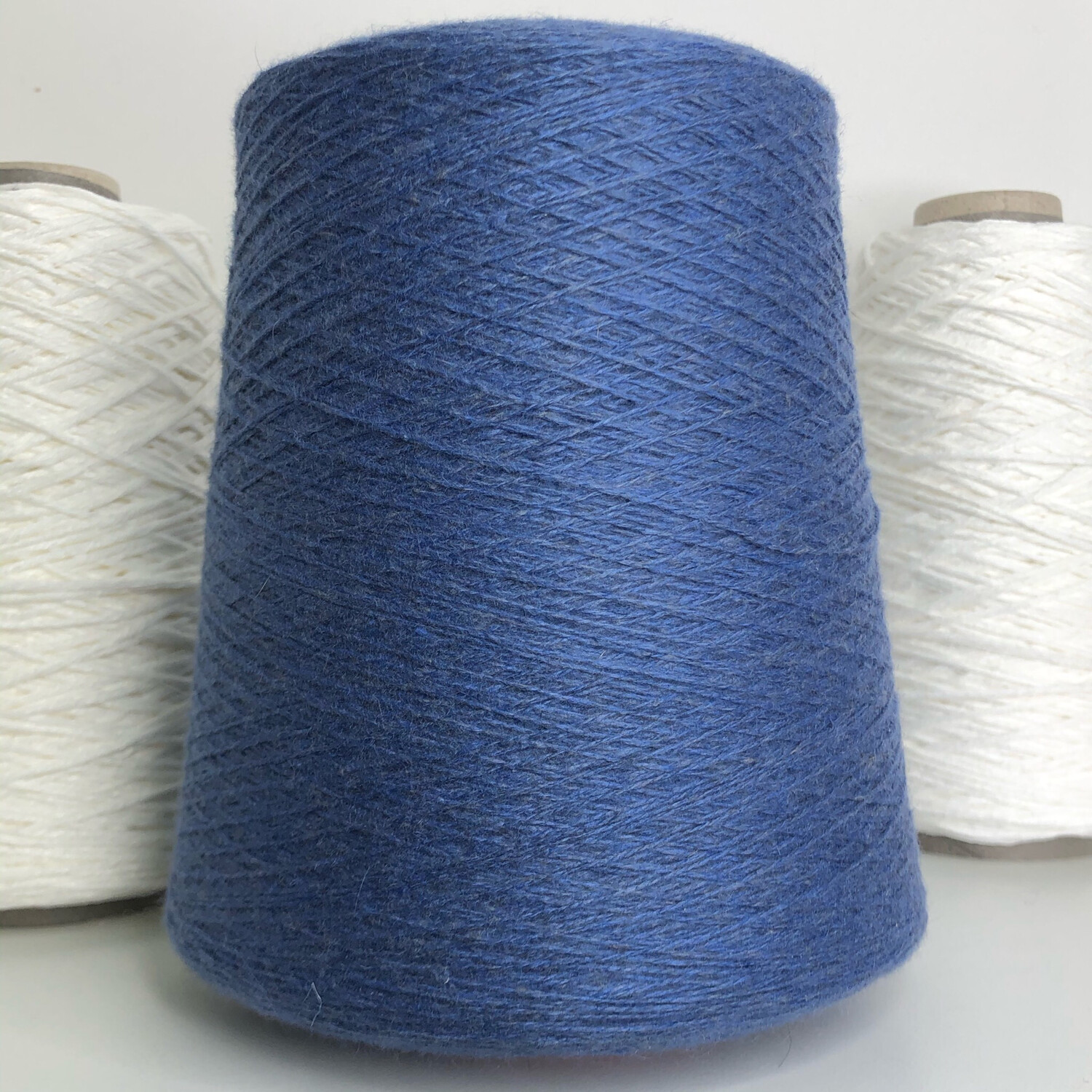 кашемир 100гр. Biagioli modesto soave 62 кашемир 26 хлопок 12 полиамид. Cariaggi boucle 93% кашемир 7% шелк 140м/100г. кашемир loro piana пряжа 1350/100. кашемир лоро пиано пряжа.