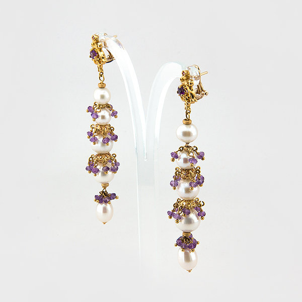 Pearl and amethyst drop earrings in 18k yellow gold