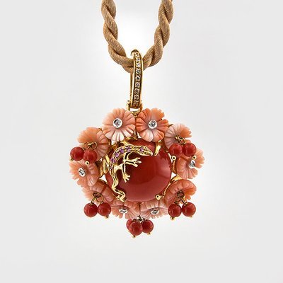 Coral and Diamond Pendant in 18k yellow gold