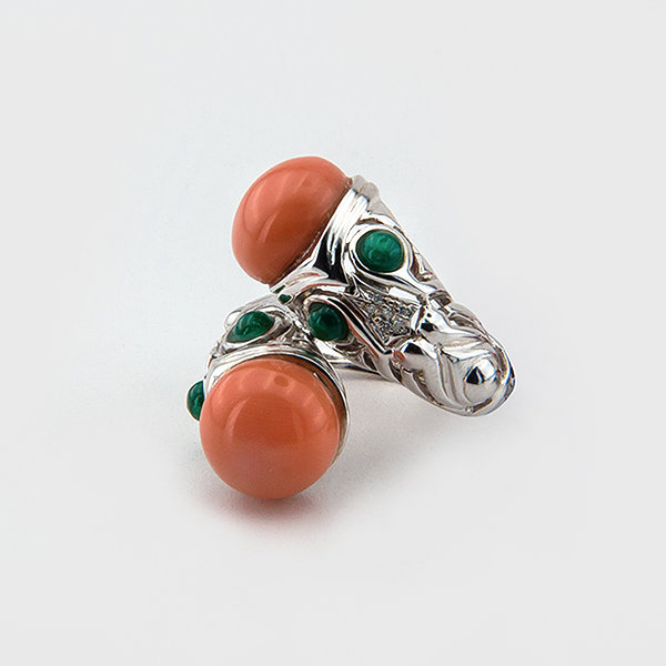 Coral, jade and diamond ring in 18k white gold