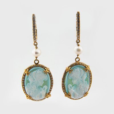 Cameo drop earrings in yellow gold plated silver