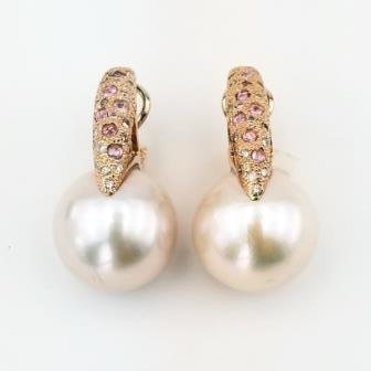 Pearl and gemstone earrings in 18k yellow gold