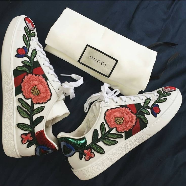 GUCCI Embroidered Sneakers