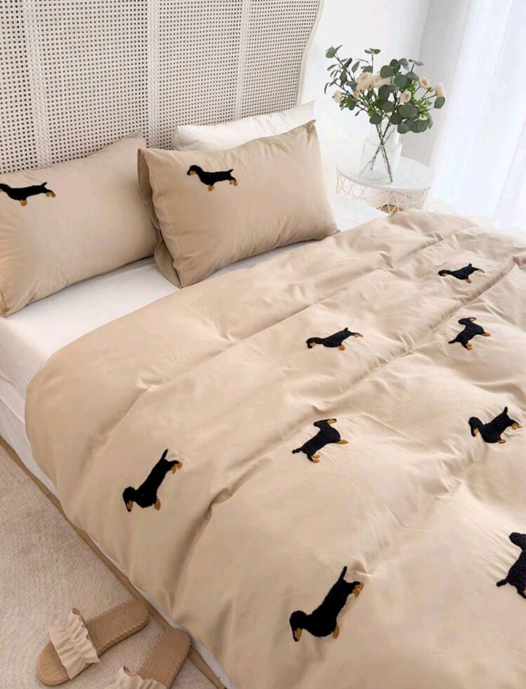 Embroidered Duvet Set - 200 x 230cm (Queen) Embroidered Duvet Set - 200 x 230cm (Queen)
