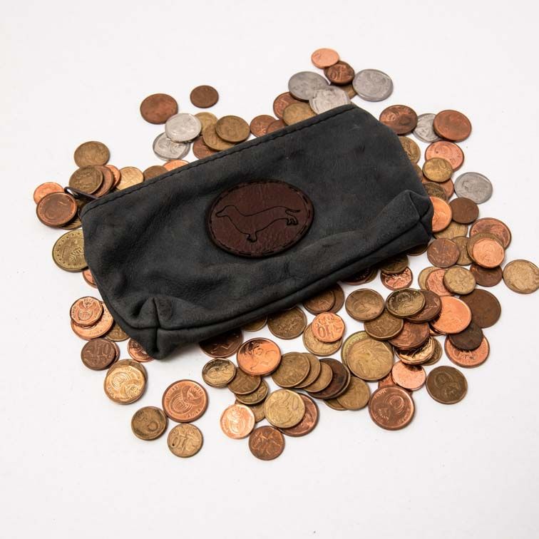​Small Leather Bag with Brown Dachshund Insignia - 4