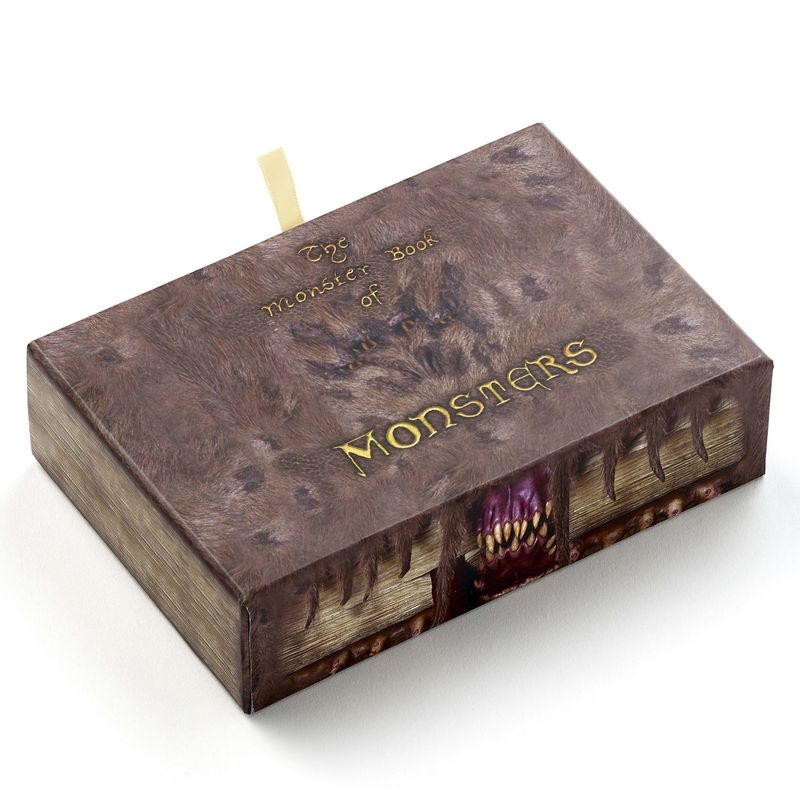 Harry Potter "Monster Box" Gift Box met Monsterboek Sleutelhanger en Pin Badge