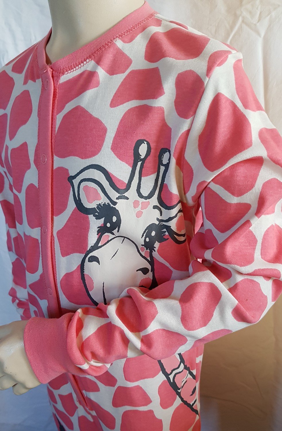 Onesie, Jumpsuit &quot;Giraffe&quot; print roze non hooded, Maat: 9-10 Jaar (geschikt voor lengte  +/- 1.35-1.40 mtr)