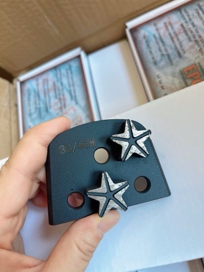Epoxy Depot Star Traps (By The SINGLE Piece) 30/40 Medium