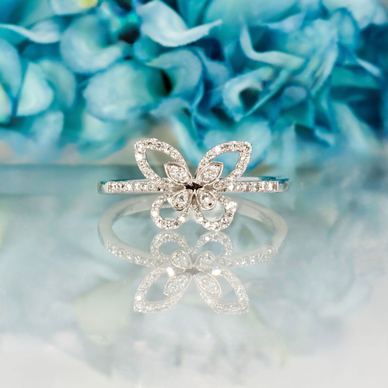 9ct White Gold Round Brilliant Cut Diamond Butterfly Cluster Ring