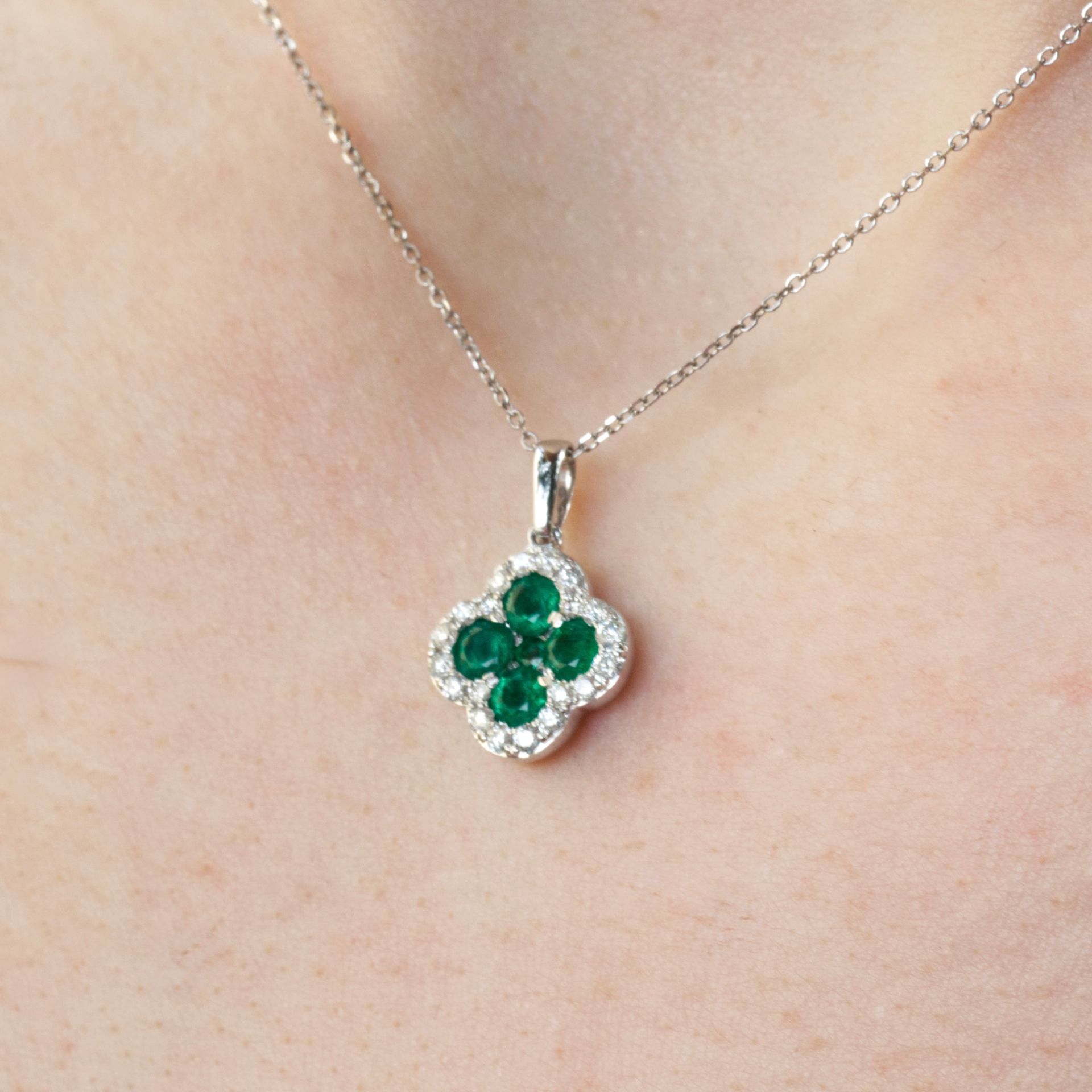 18ct White Gold Emerald & Diamond Clover Shaped Cluster Pendant & Chain