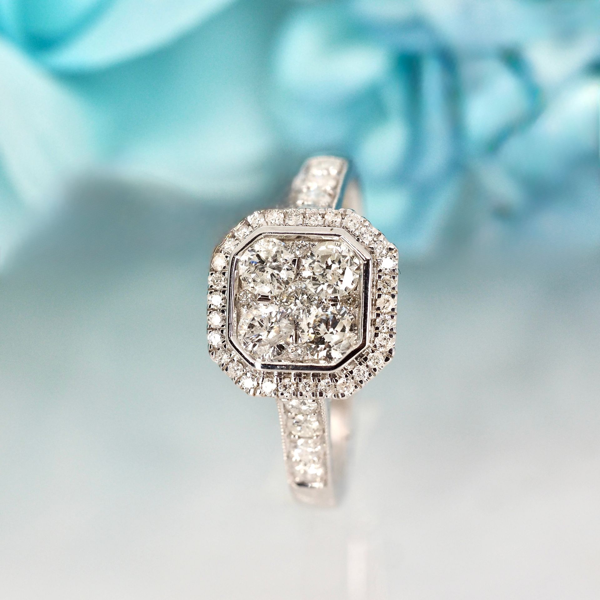 9ct White Gold 0.95ct Round Brilliant Cut Diamond Octagonal Cluster Ring