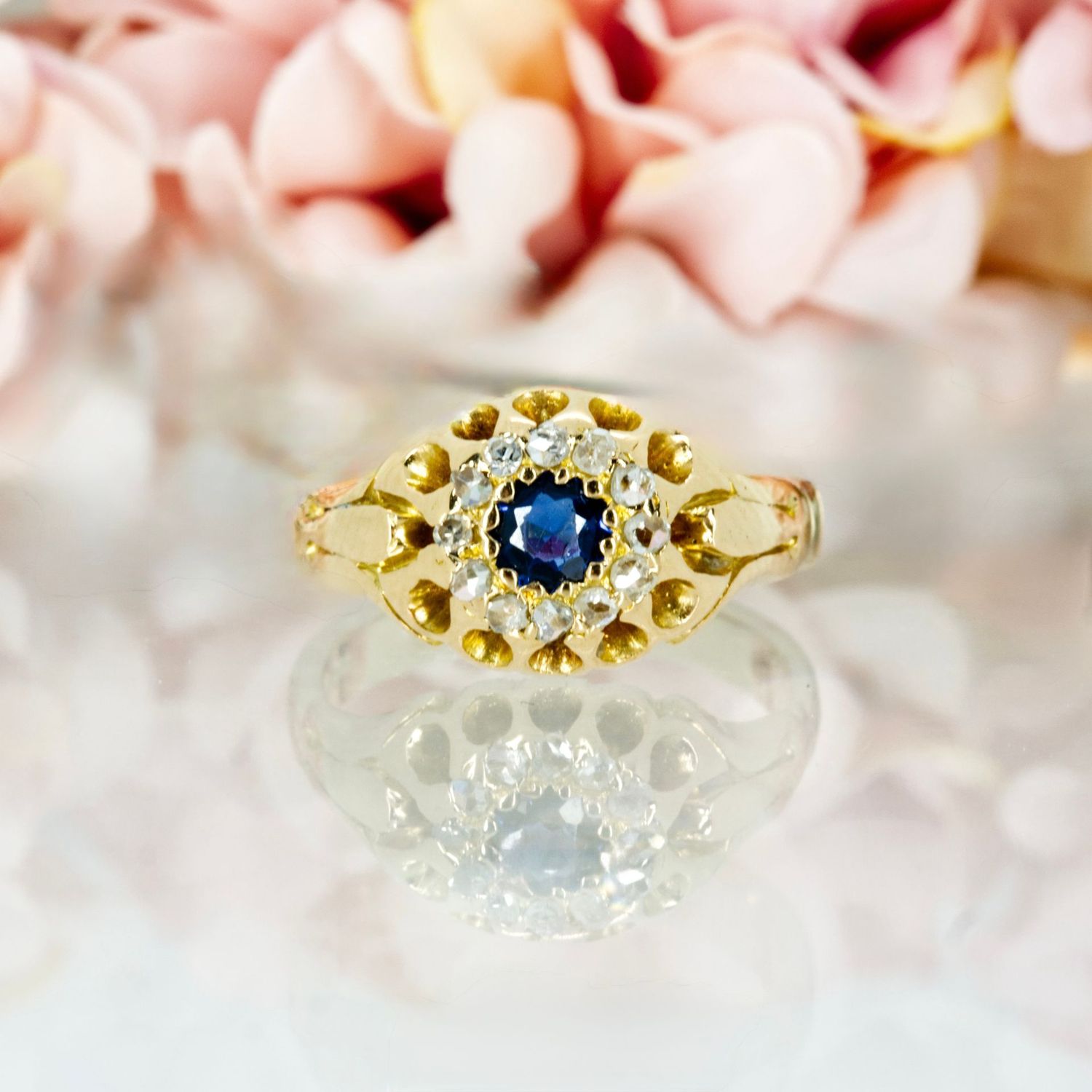 Pre-Loved 18ct Yellow Gold Round Cut Sapphire & Diamond Cluster Ring