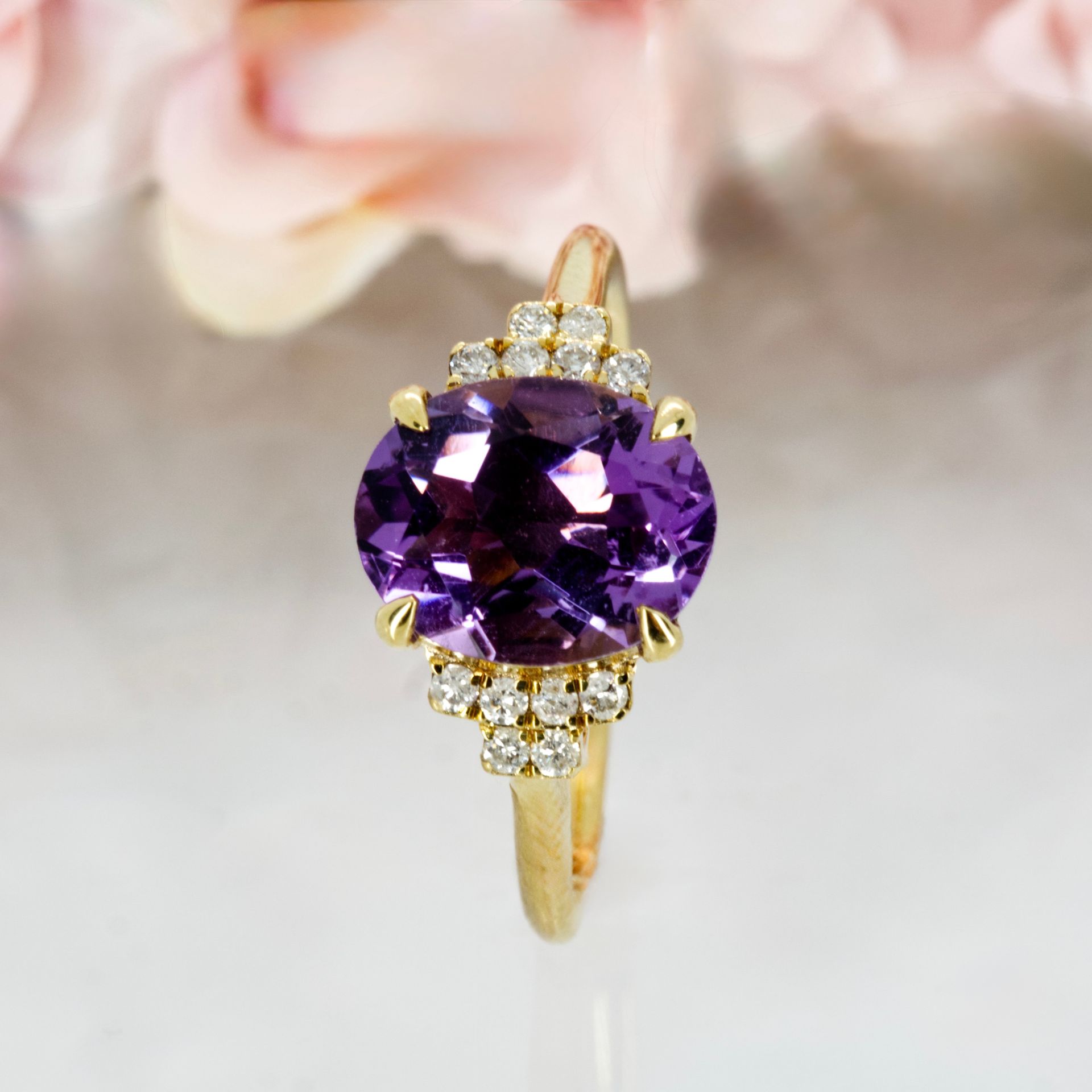 9ct Yellow Gold Oval Cut Amethyst & Round Brilliant Cut Diamond Ring