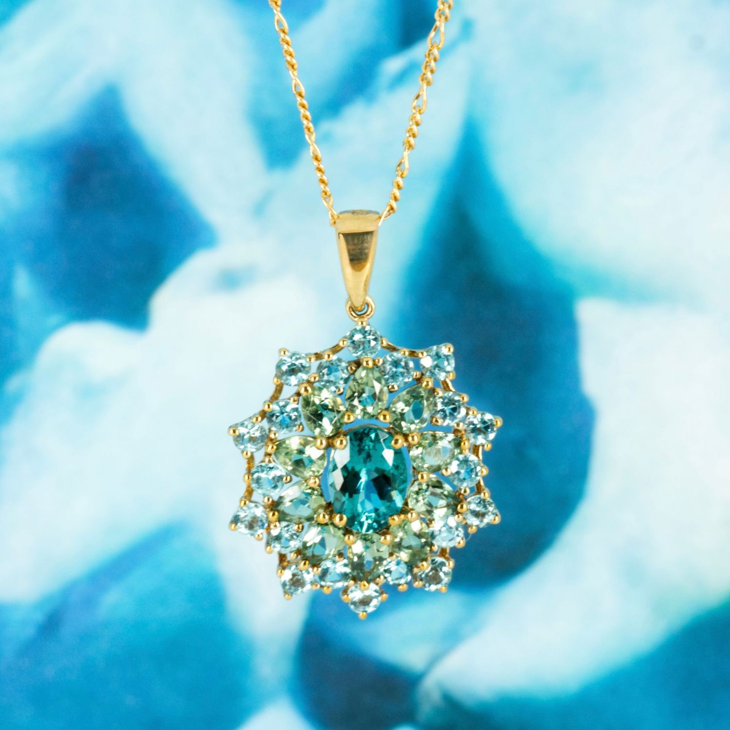 Pre-Loved 9ct Yellow Gold Apatite Cluster Pendant & Chain