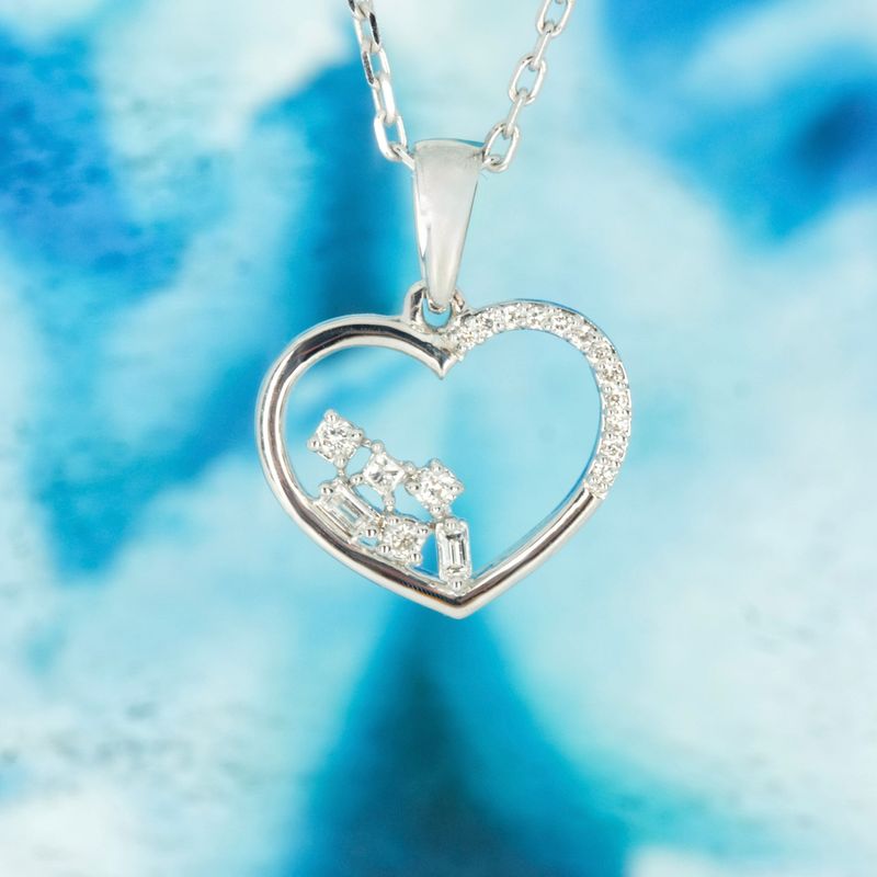 9ct White Gold 0.10ct Diamond Set Heart Pendant & Chain