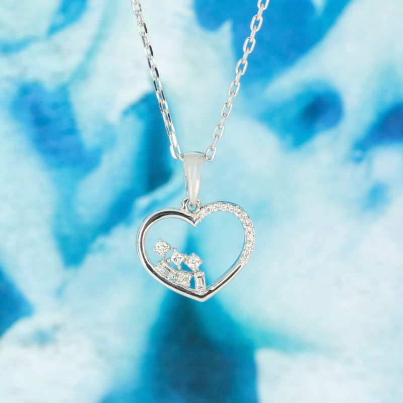 9ct White Gold 0.10ct Diamond Set Heart Pendant & Chain