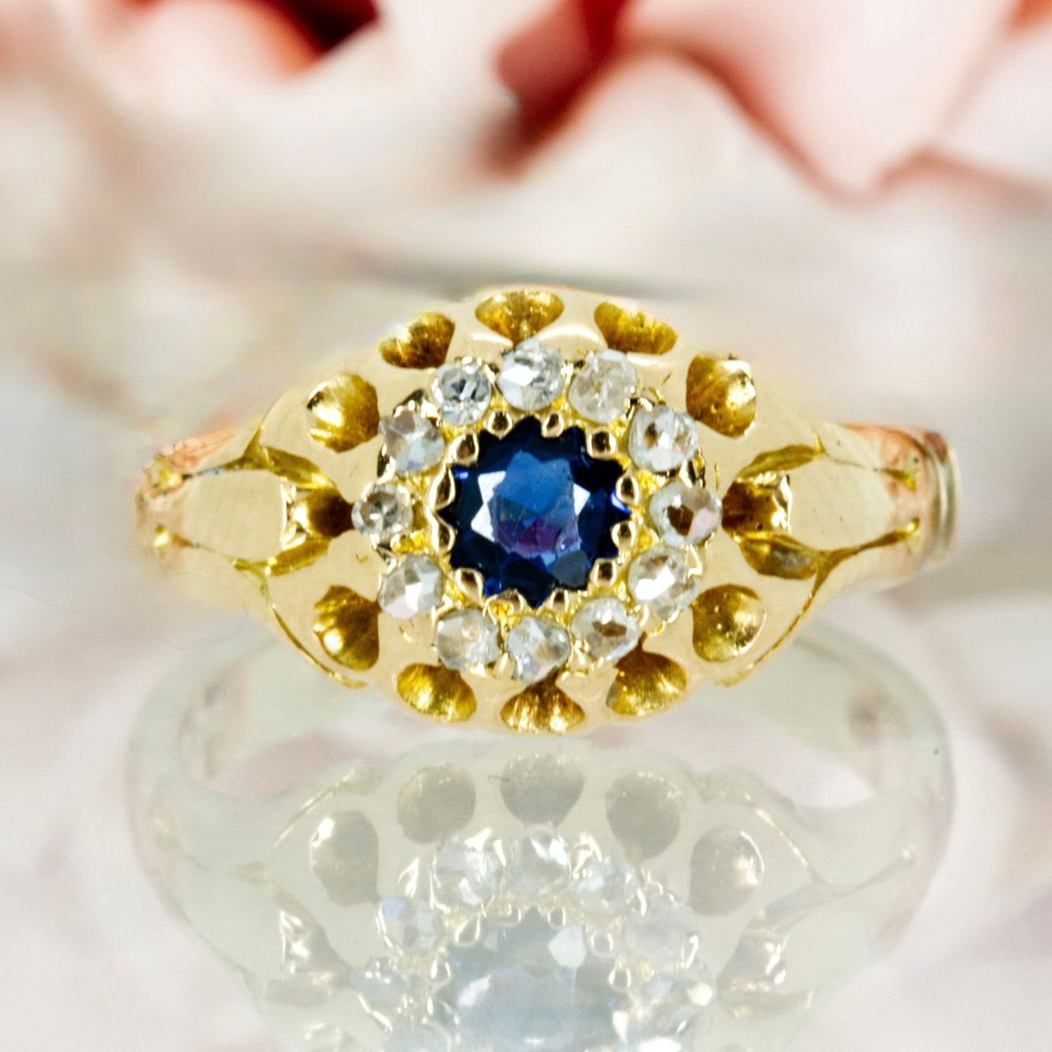 Pre-Loved 18ct Yellow Gold Round Cut Sapphire & Diamond Cluster Ring