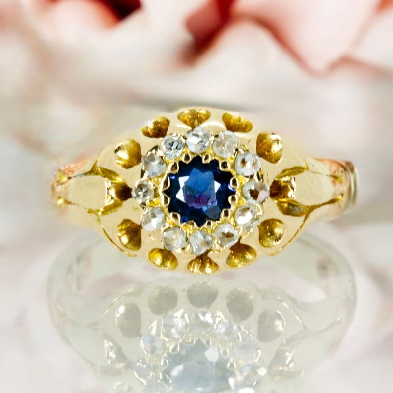 Pre-Loved 18ct Yellow Gold Round Cut Sapphire & Diamond Cluster Ring