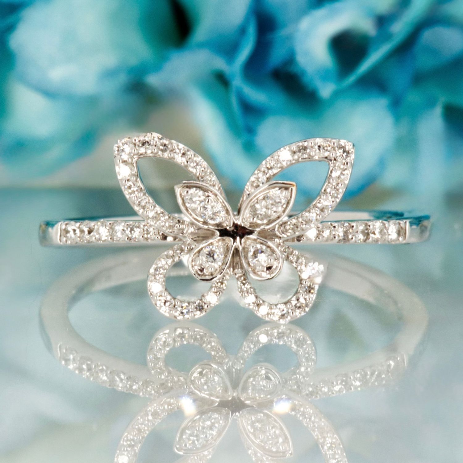 9ct White Gold Round Brilliant Cut Diamond Butterfly Cluster Ring