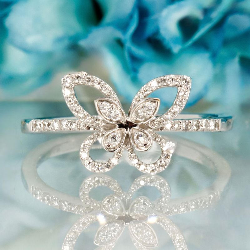 9ct White Gold Round Brilliant Cut Diamond Butterfly Cluster Ring
