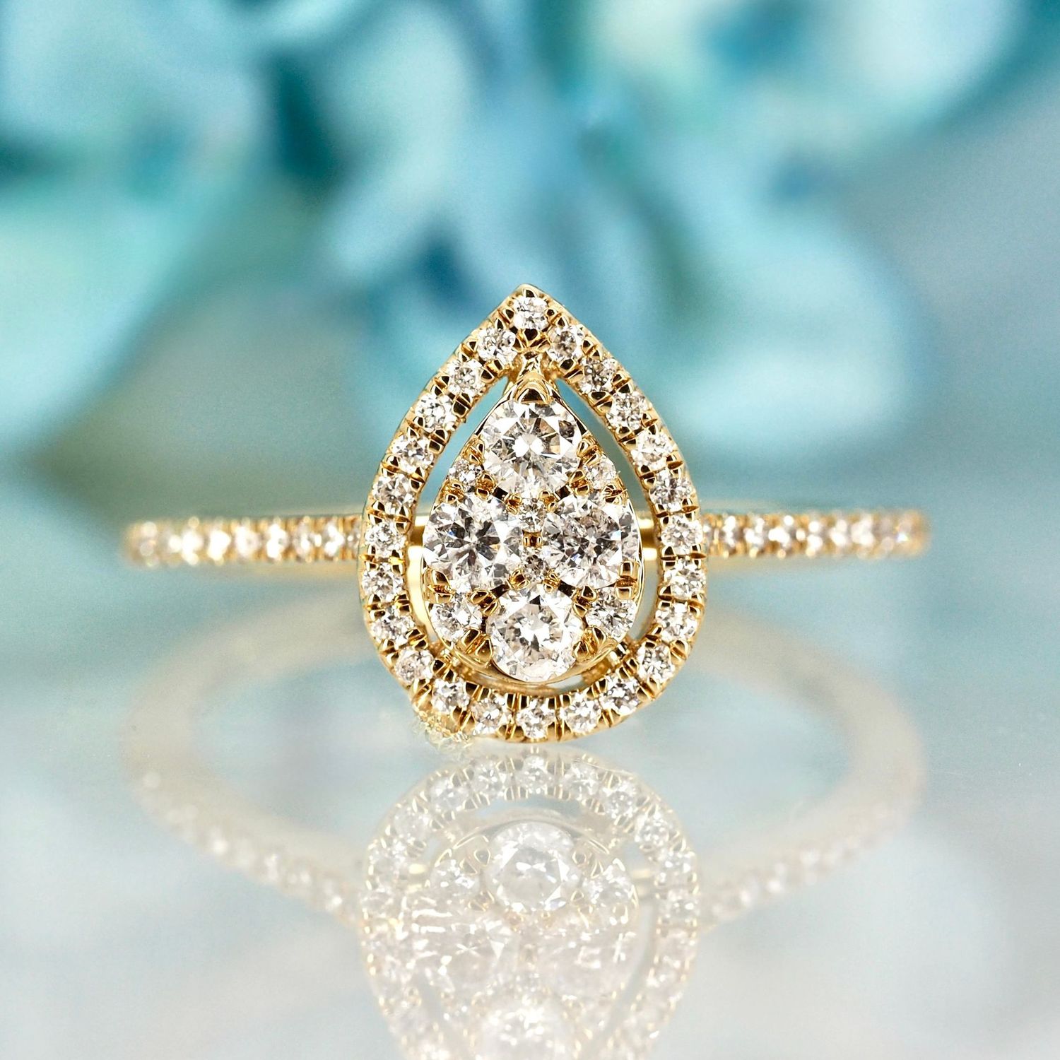 9ct Yellow Gold 0.45ct Round Brilliant Cut Diamond Pear Shaped Halo Cluster Ring