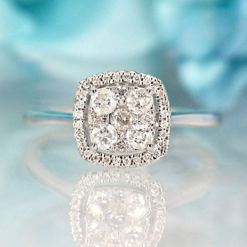 9ct White Gold 0.48ct Round Brilliant Cut Diamond Cluster Ring