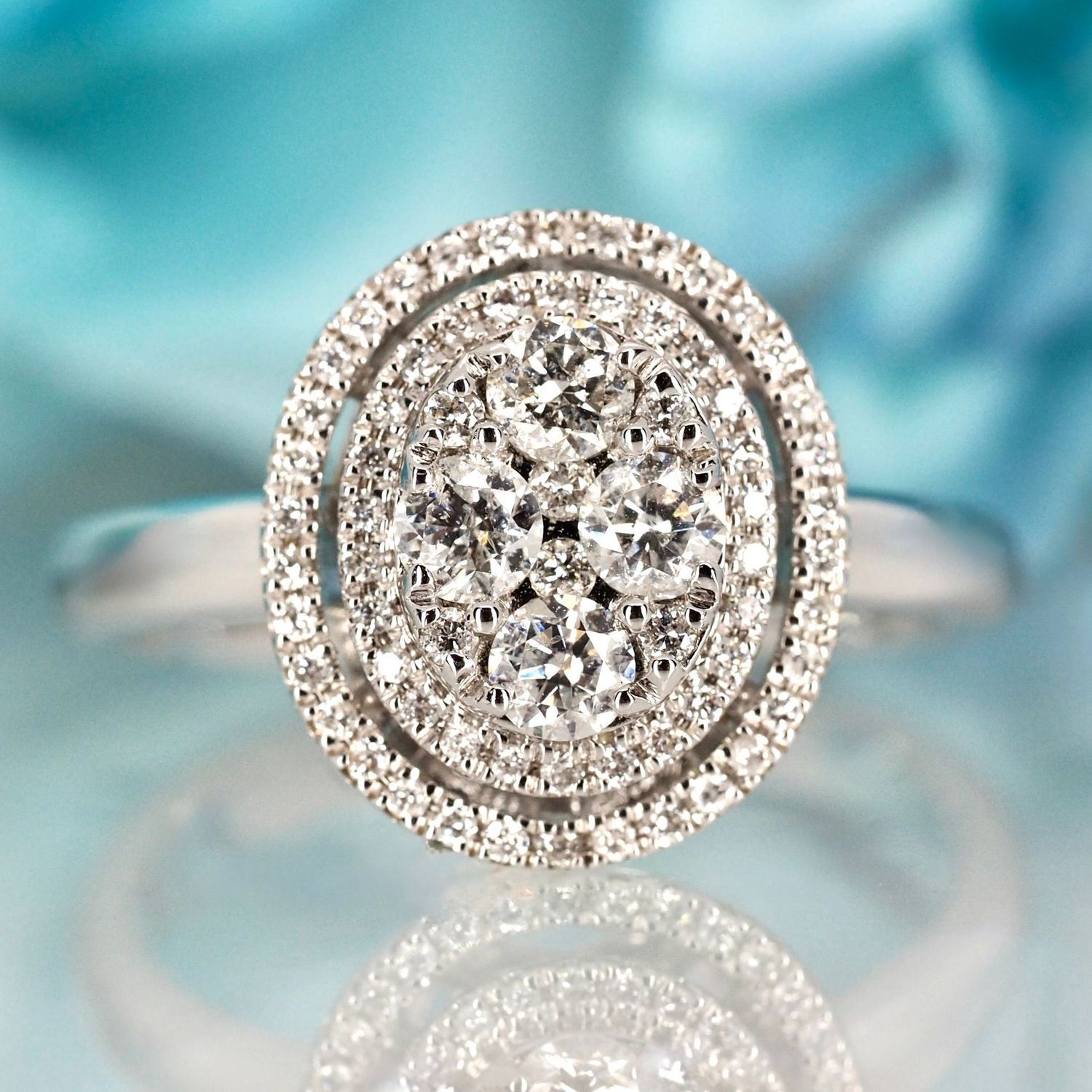 9ct White Gold 0.80ct Round Brilliant Cut Diamond Oval Cluster Ring