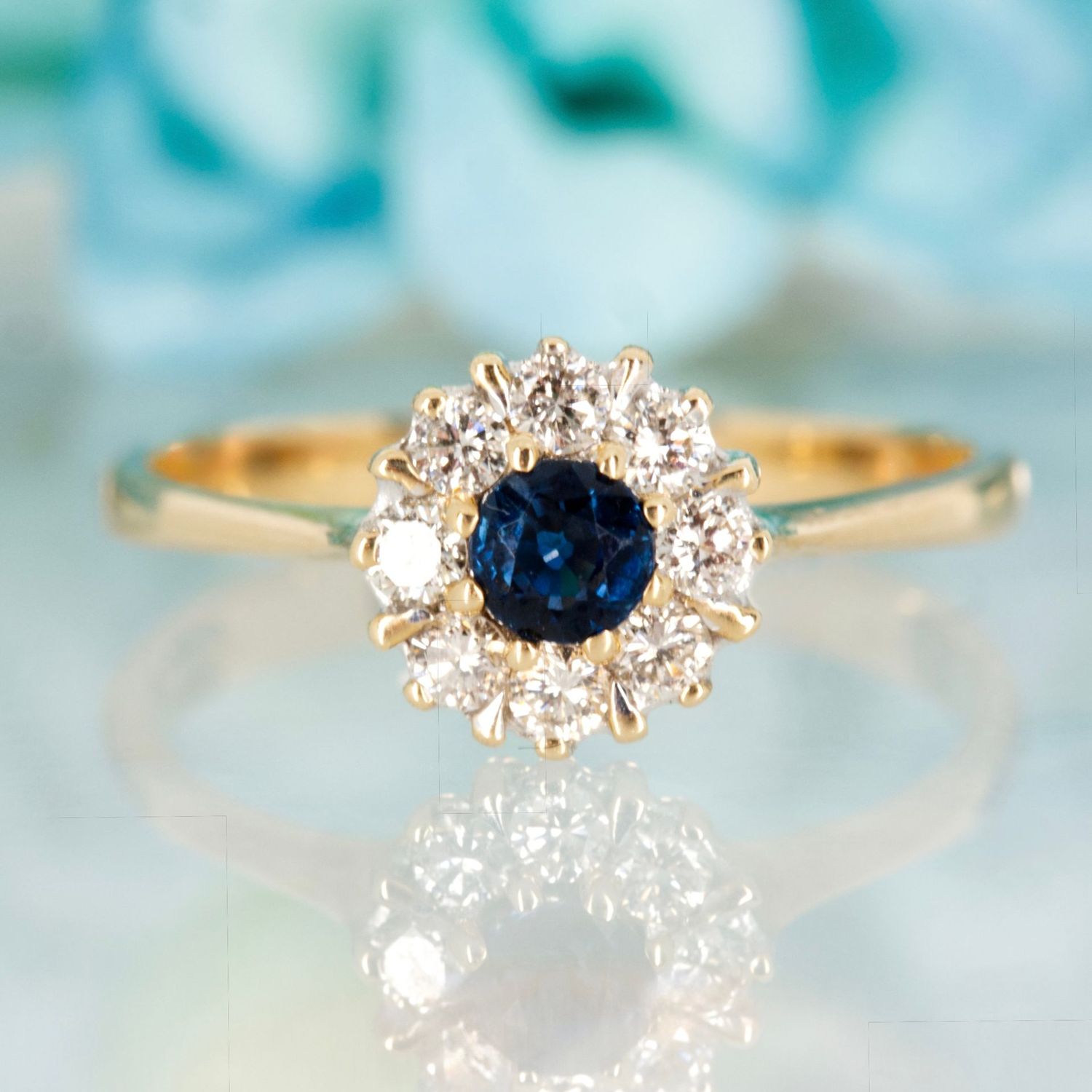 Pre-Loved 14ct Yellow Gold Round Cut Sapphire & Diamond Halo Cluster Ring