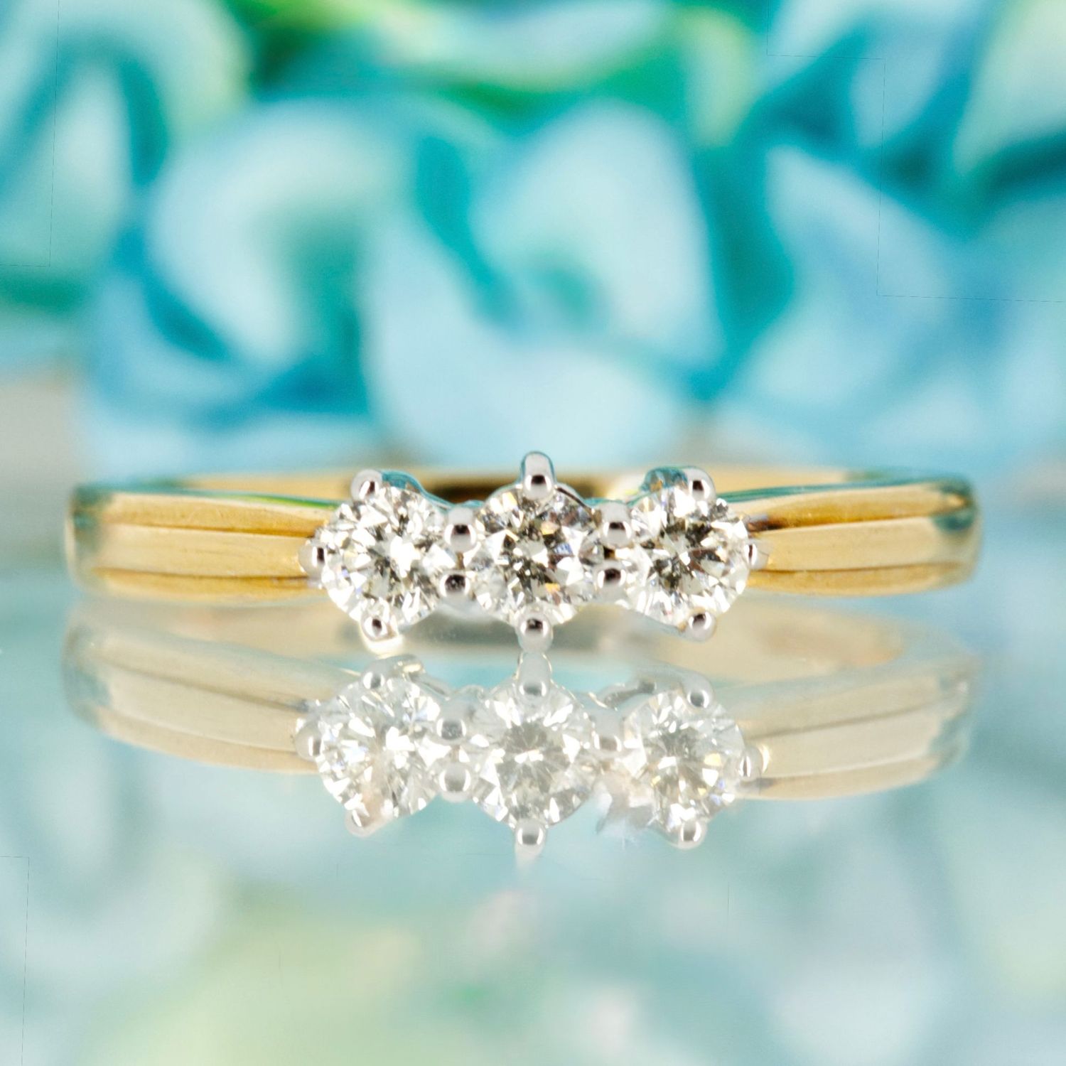 Pre-Loved 18ct Yellow Gold Round Brilliant Cut Diamond Trilogy Ring