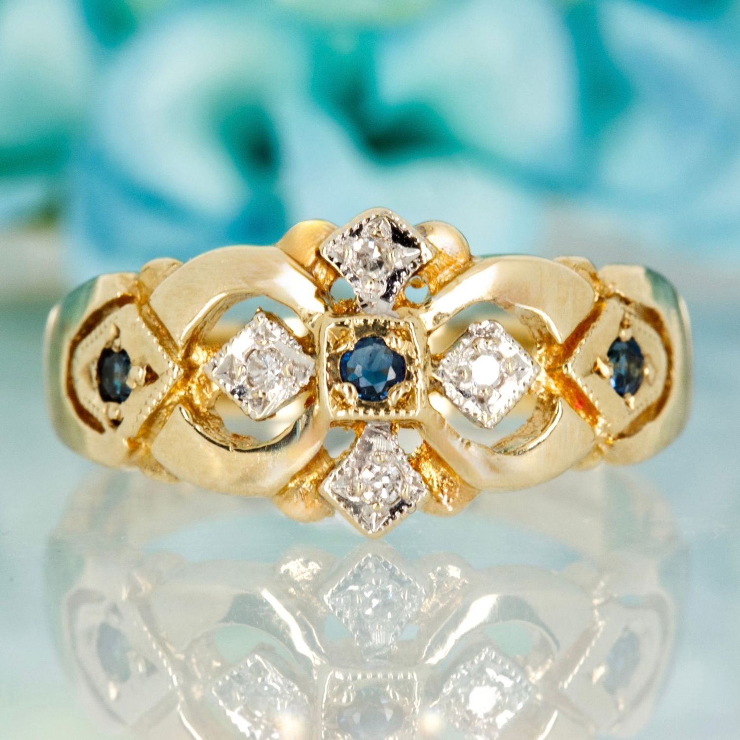 Pre-Loved 9ct Yellow Gold Round Cut Sapphire & Diamond Dress Ring