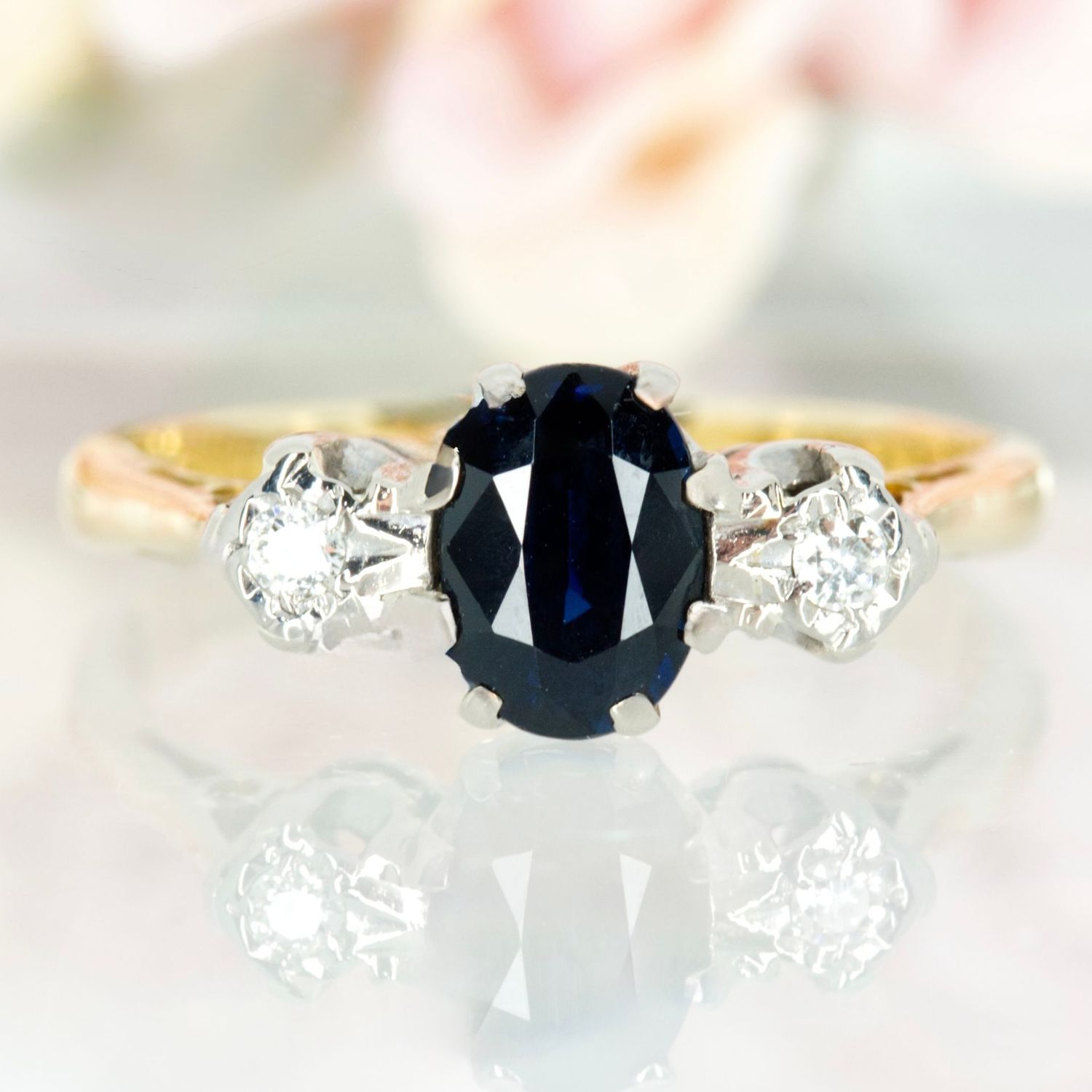 Pre-Loved 18ct Yellow Gold Oval Cut Sapphire & Round Cut Diamond Trilogy Ring