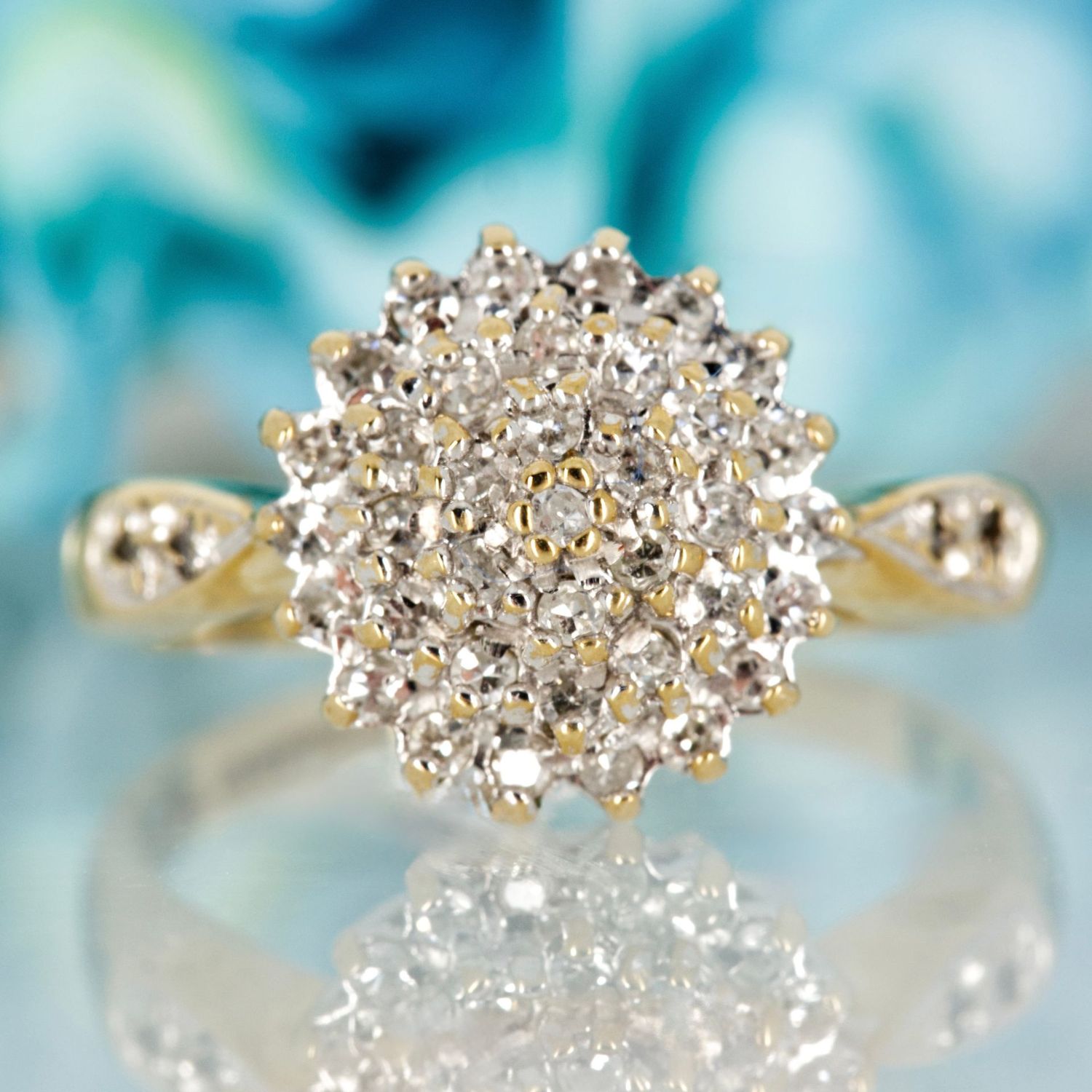 Pre-Loved 9ct Yellow Gold 0.33ct Round Cut Diamond Cluster Ring