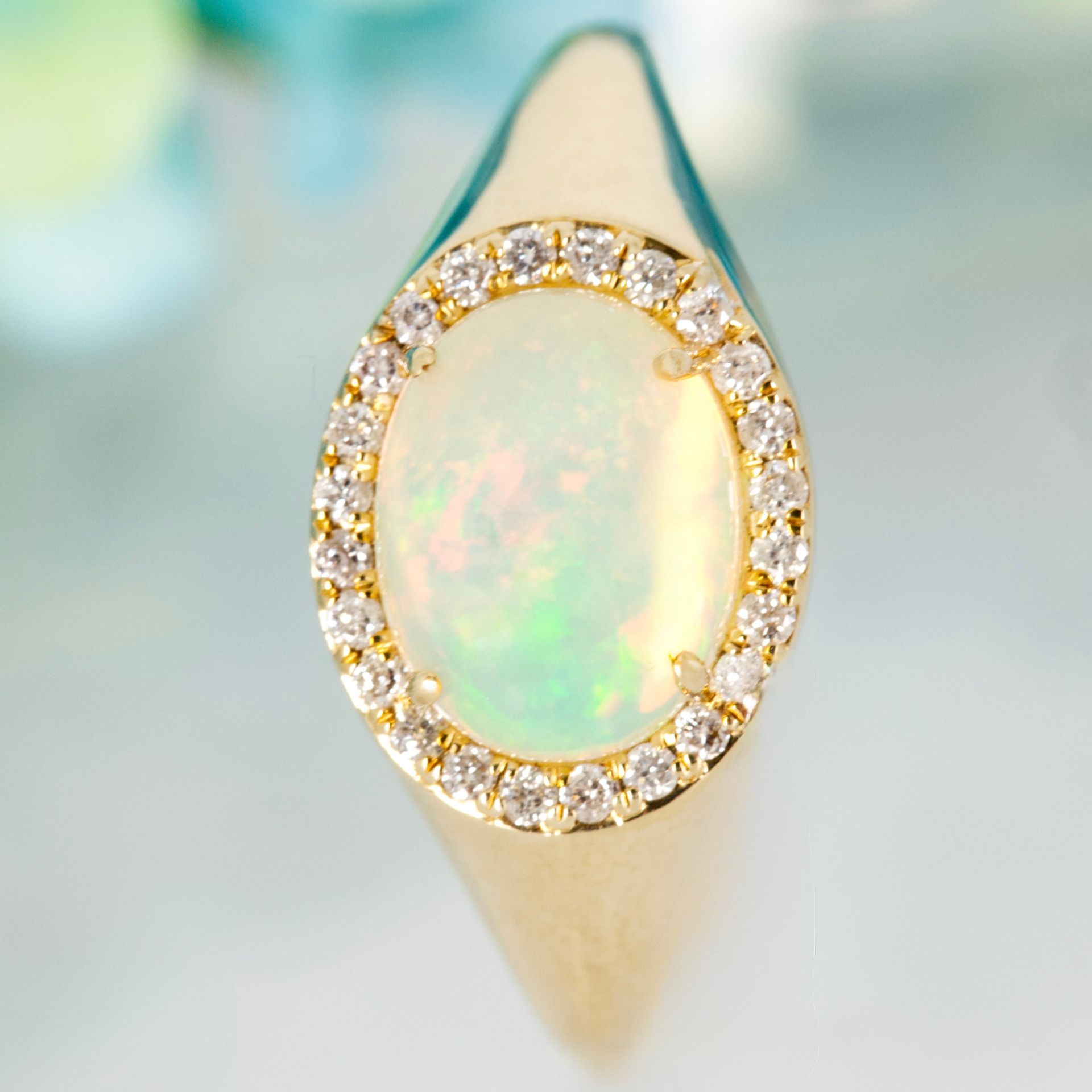 9ct Yellow Gold Oval Shaped Opal & Round Brilliant Cut Diamond Horizontal Cluster Ring
