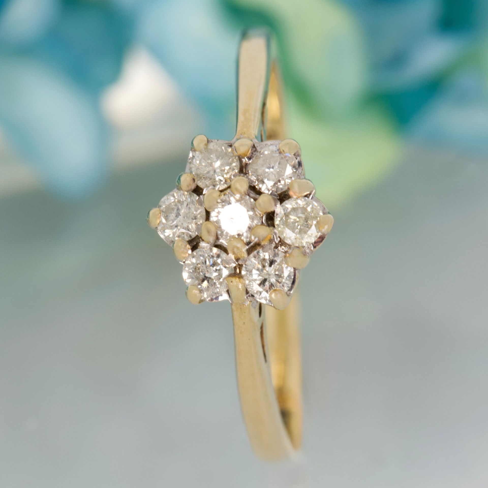 Pre-Loved 9ct Yellow Gold 0.25ct Round Brilliant Cut Diamond 7-Stone Cluster Ring