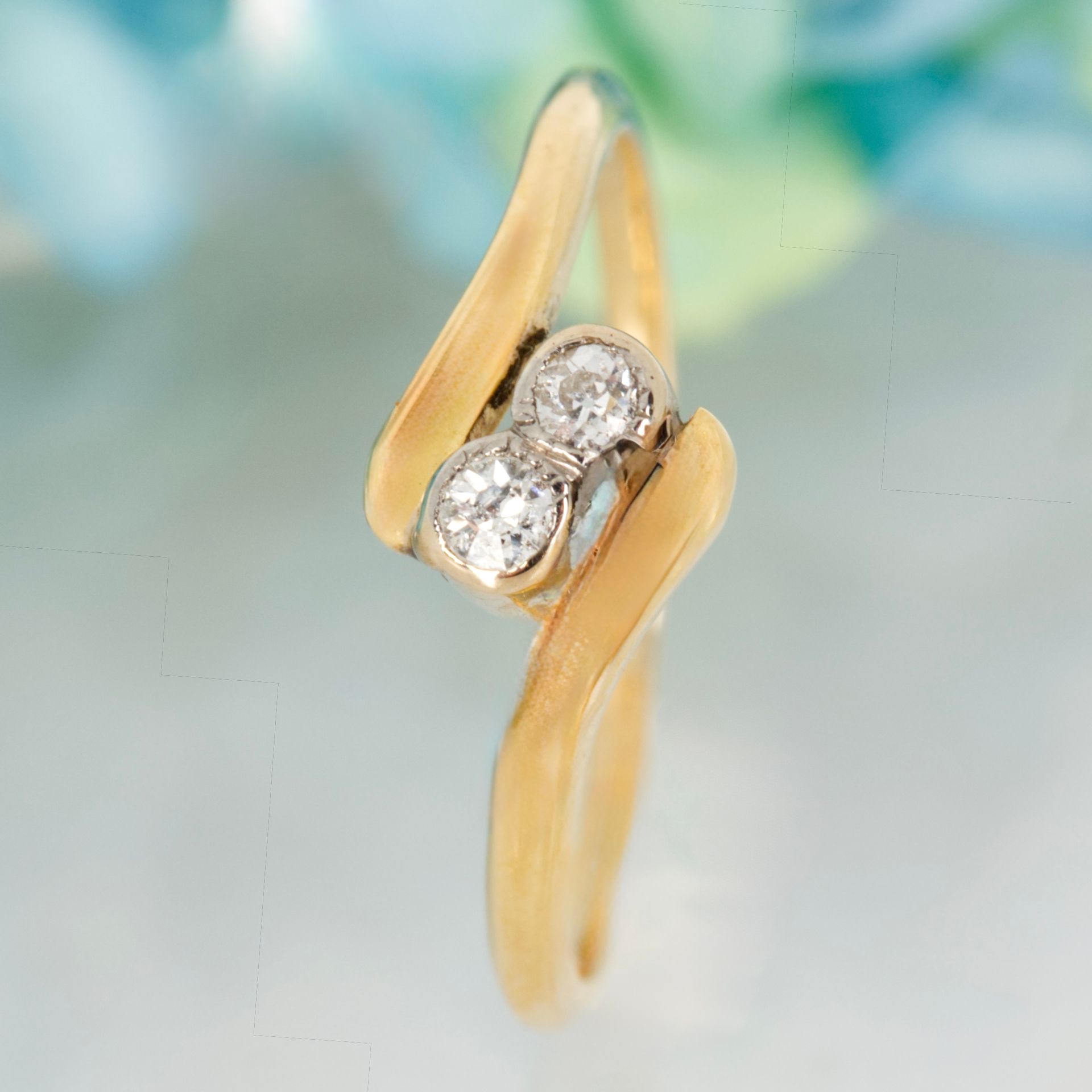 Pre-Loved 18ct Yellow Gold 2-Round Brilliant Cut Diamond Crossover Ring
